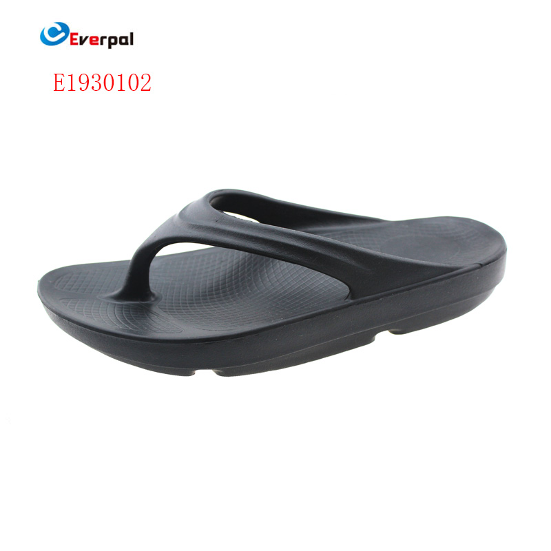 Napa sandal vonong pemulihan pilihan sing cocog kanggo kepenak pasca latihan?