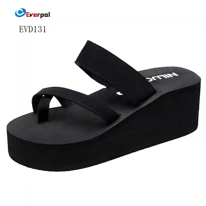 Apa Sandal Flip Flops Wanita Dadi Tren Anyar ing Alas Kaki Kasual?